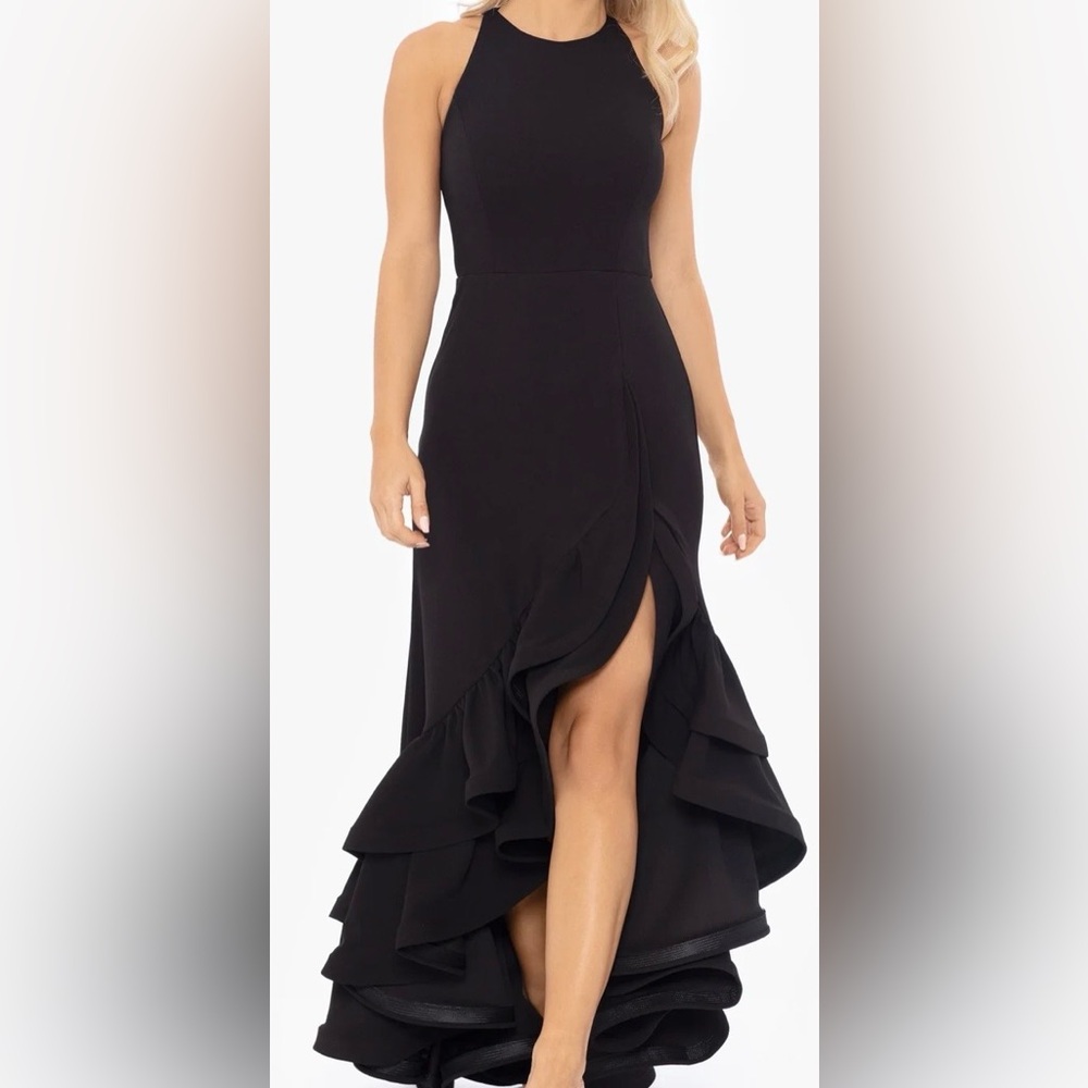 Betsy & Adam tiered halter scuba crêpe gown ruffles Size 4P Elegant Formal NWT